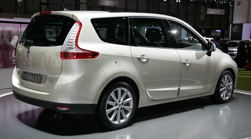 Renault Scenic Ii. Renault Scenic unveiled at