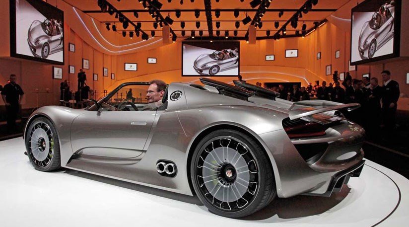 Porsche has shown off this stunning new 918 Spyder concept car on the eve 