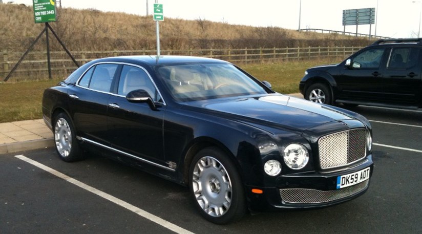 Even luxury car drivers like fast food as this Bentley Mulsanne has been