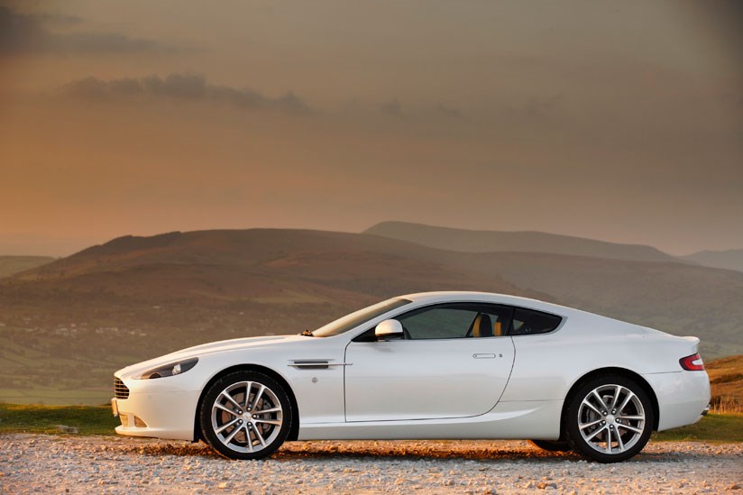 Aston Martin DB9 Coupé (2011 model year) CAR review | Road Testing Reviews 