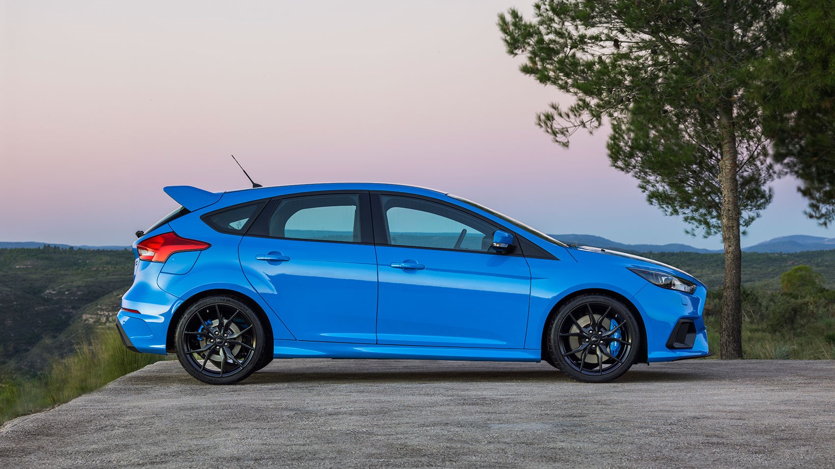 ford focus rs  2016  review