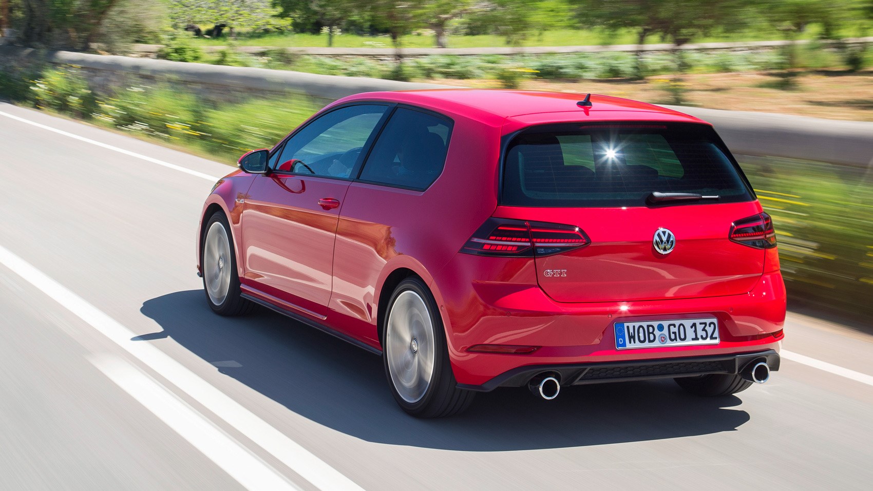 VW Golf GTI Performance Pack Mk7 facelift (2017) review ...